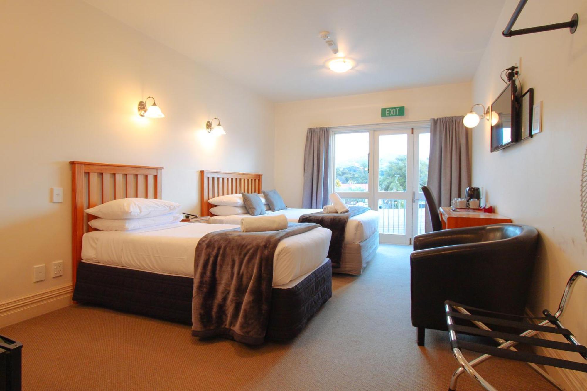 The Grand Hotel & Bar - Akaroa Buitenkant foto